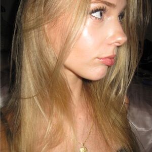 Meet your Posher, Ari